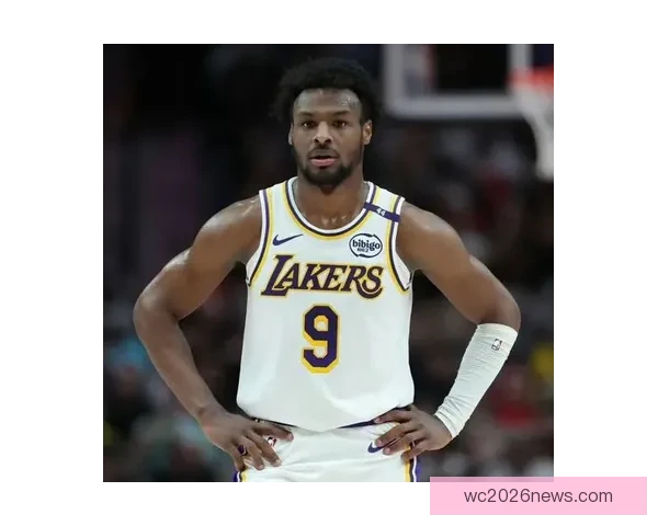 詹姆斯连续发声盛赞布朗尼表现出色 并祝贺布莱斯轻松夺得西区冠军